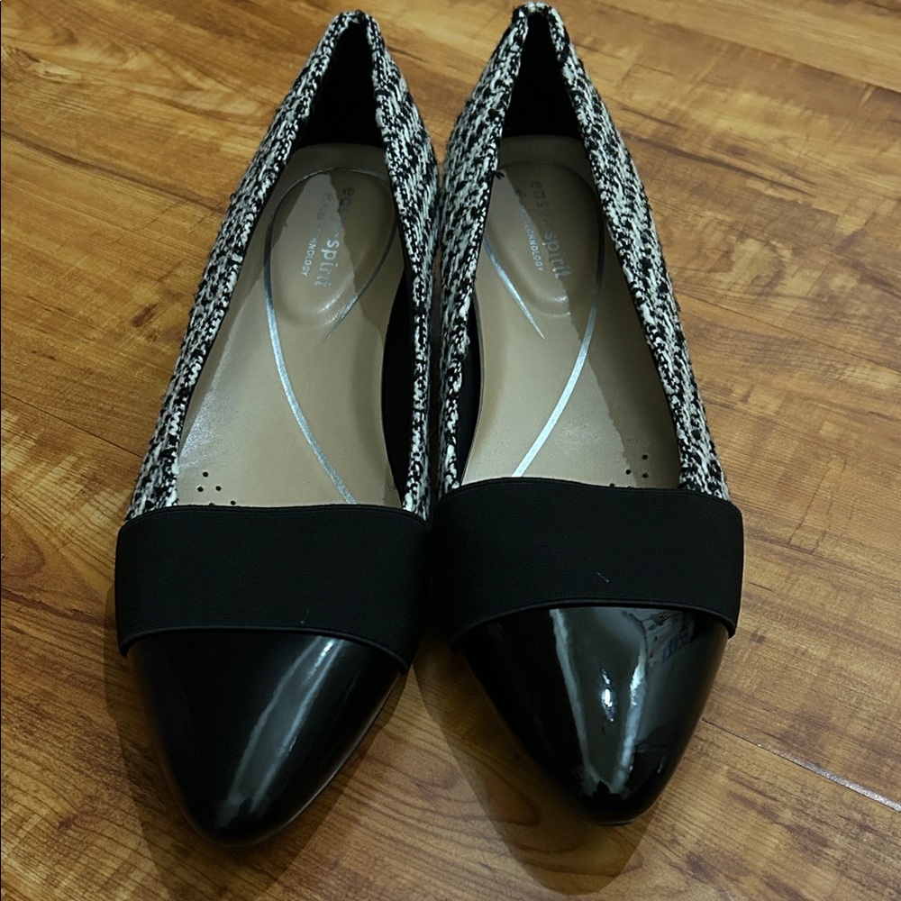 Easy Spirit Black and White Flats